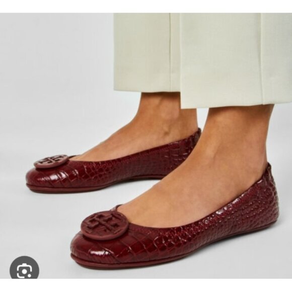 Tory Burch Reva Croc Embossed Patent Slip On Ballet Flats Size 6 Burgundy Red - Picture 1 of 11
